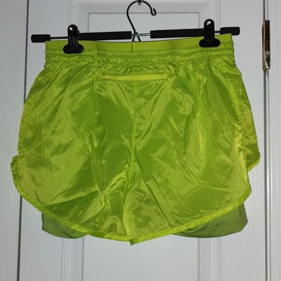 Nike Women's Icon Clash Tempo Luxe Mid-Rise Running Shorts  Sz S - Picture 2 of 10